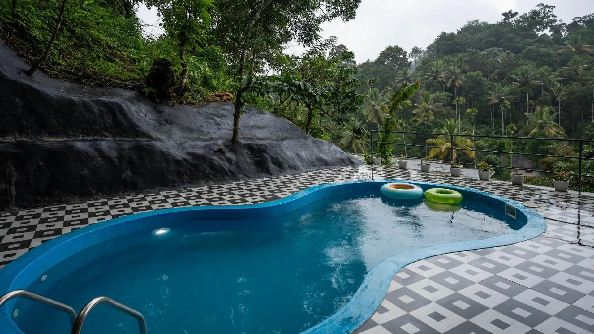 Wild Poetry Hotel Munnar Resort
